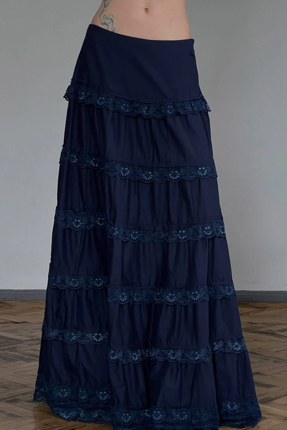 Vintage Lace Trimmed Tiered Midi Skirt - Image 2
