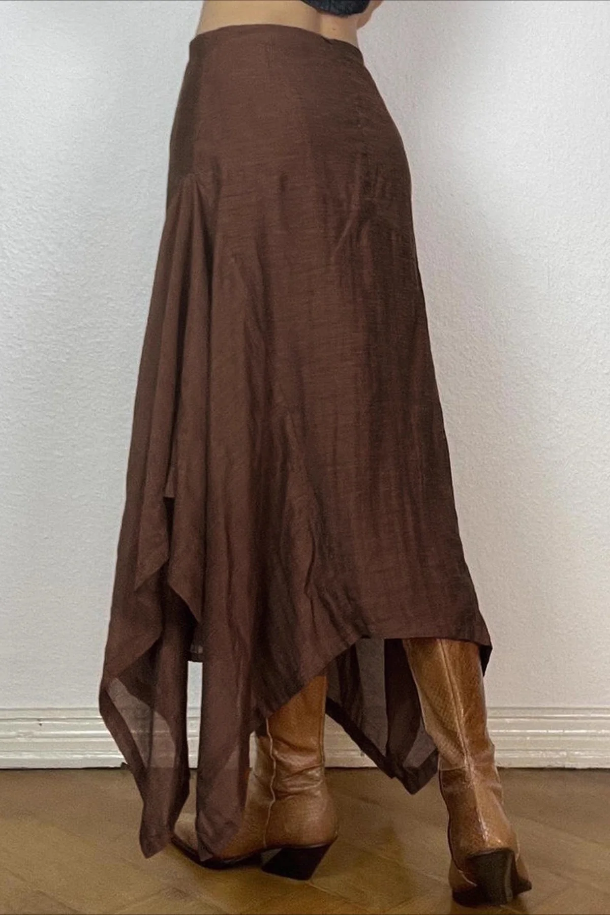 Solid Color Irregular Hem Maxi Skirt - Image 4