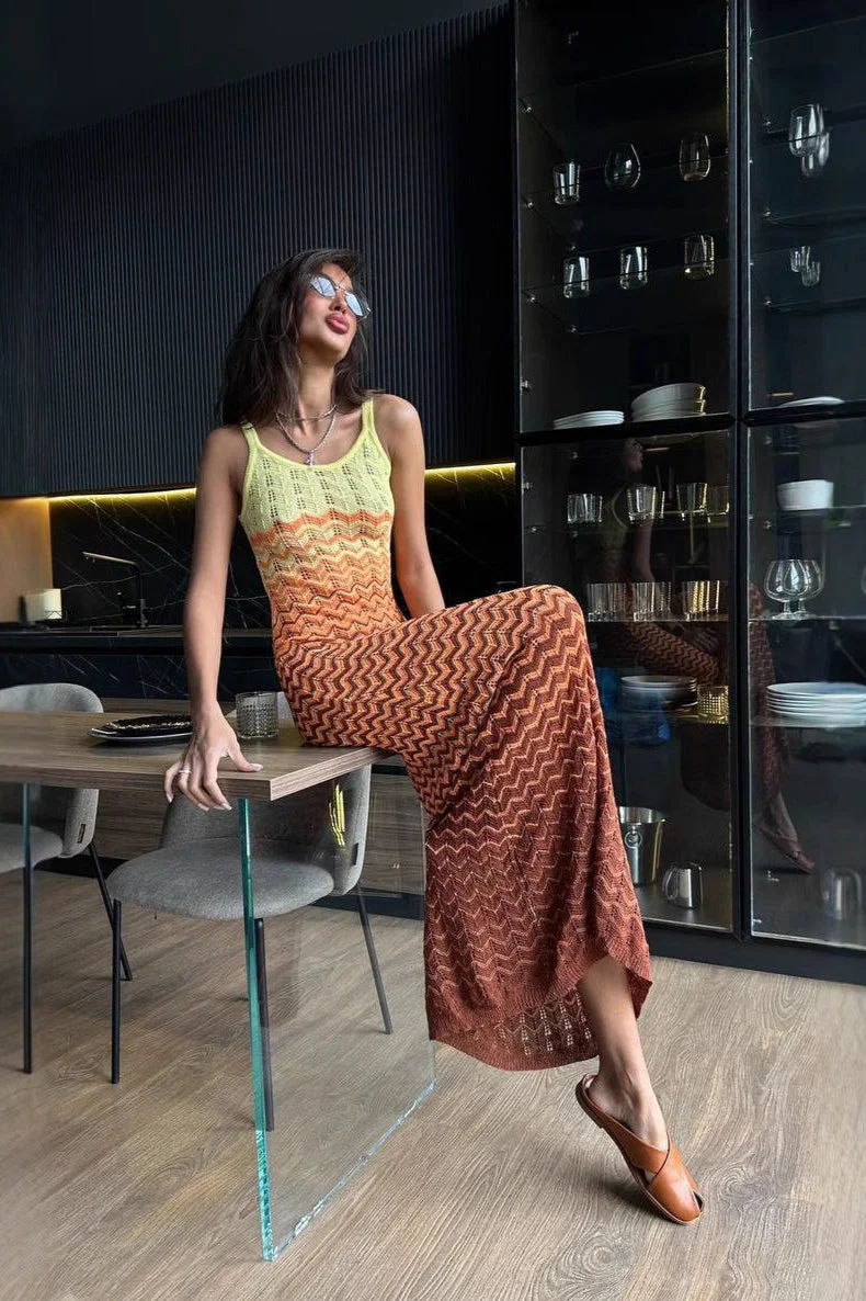 Spaghetti Strap Color Block Maxi Dress - Image 3