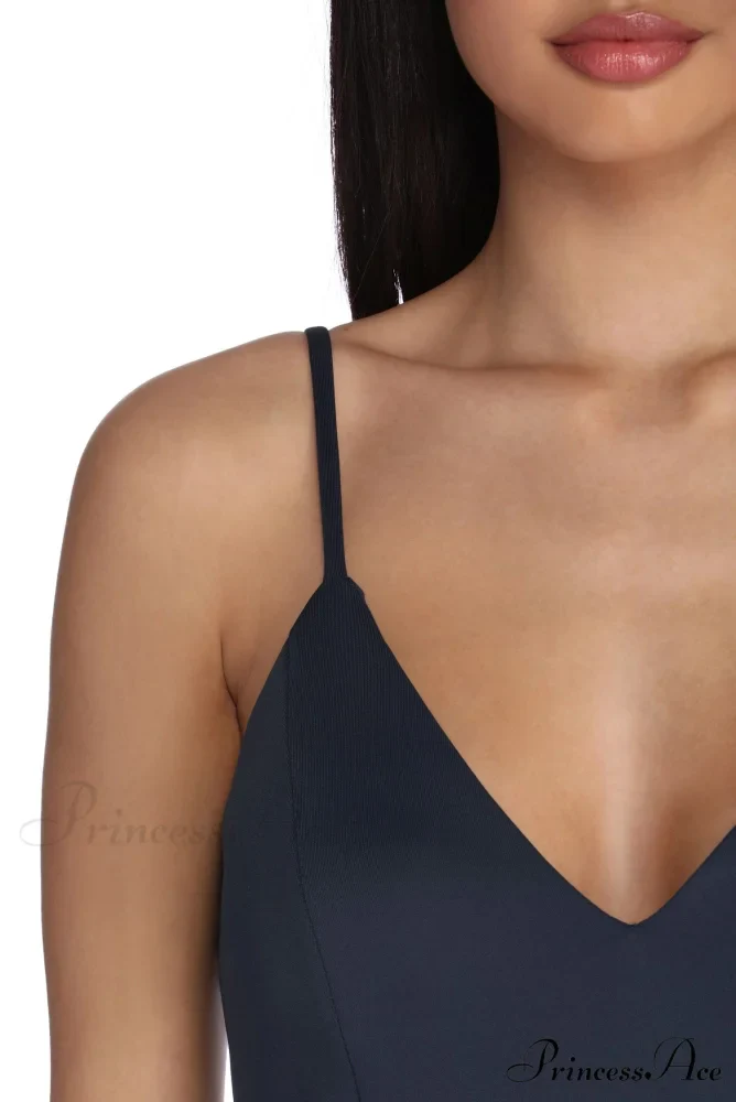 Avianna Formal Stylish High Slit Dress - Image 4