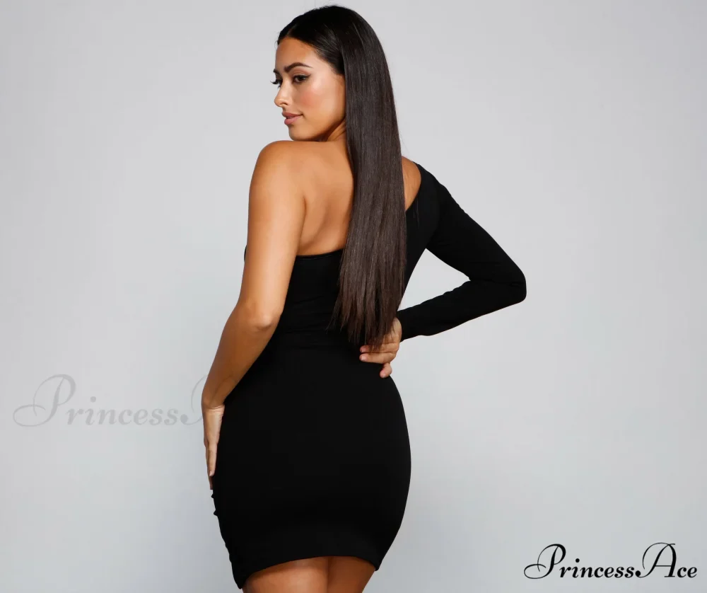 Totally Chic Stylish One-Shoulder Mini Dress - Image 2