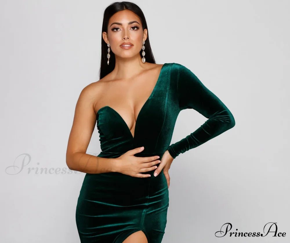 Cheyenne Formal One Charming Shoulder Velvet Dress - Image 4
