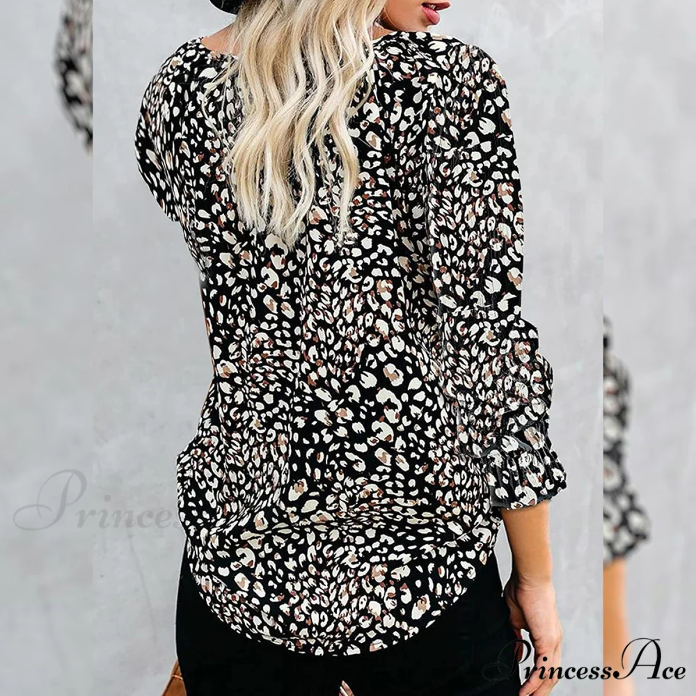 V-Neck Flowered Women's Bohemian Dokotoo Top - Image 4