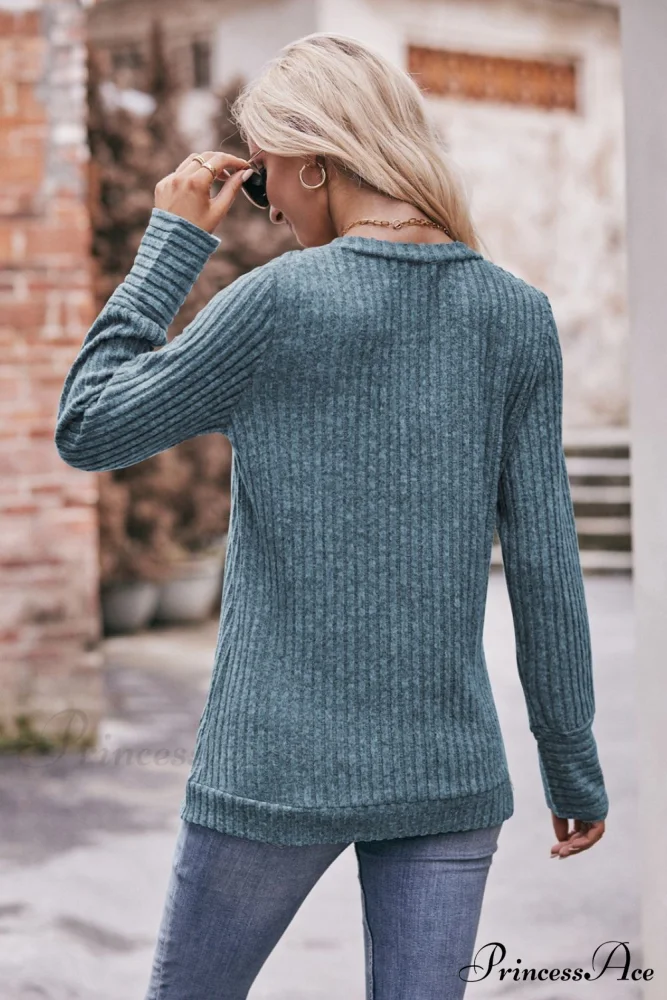 Ribbed Long Arm V-Neck Top - Image 2