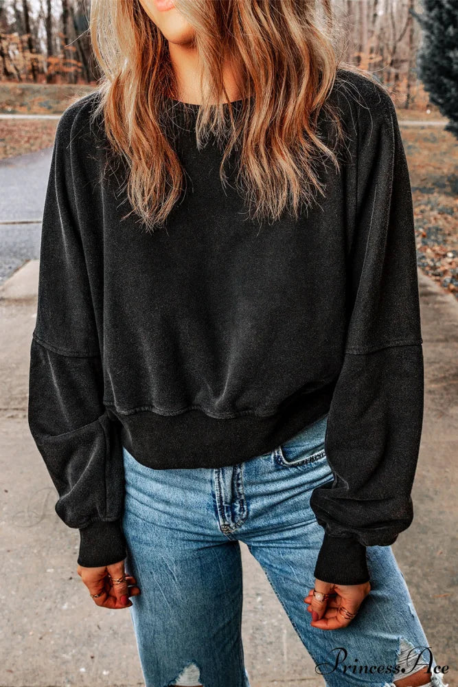 Acid Back Wash Open V-shape in Sweatshirt Black - Image 3