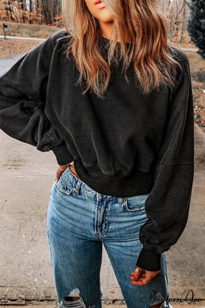 Acid Back Wash Open V-shape in Sweatshirt Black - Image 4