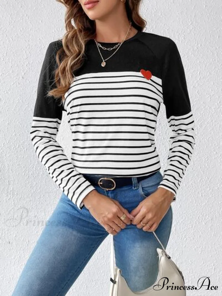 Arm T-Shirt Round Striped Patch with Heart Long Neck - Image 3