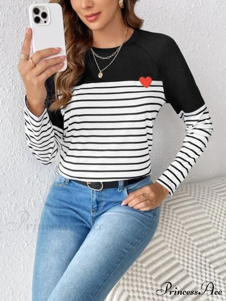 Arm T-Shirt Round Striped Patch with Heart Long Neck - Image 5