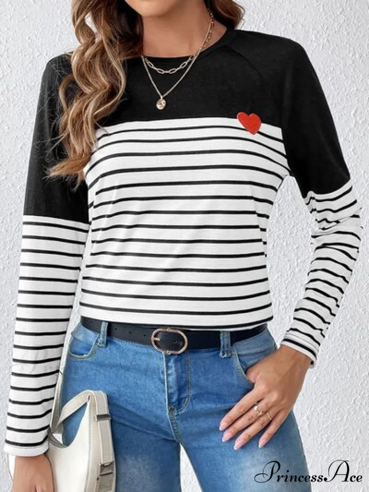 Arm T-Shirt Round Striped Patch with Heart Long Neck - Image 6
