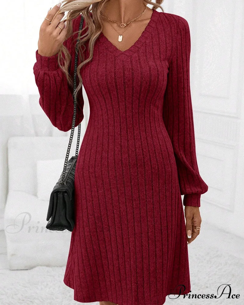 Ribbed V-neck Dress in Solid Color - Image 4