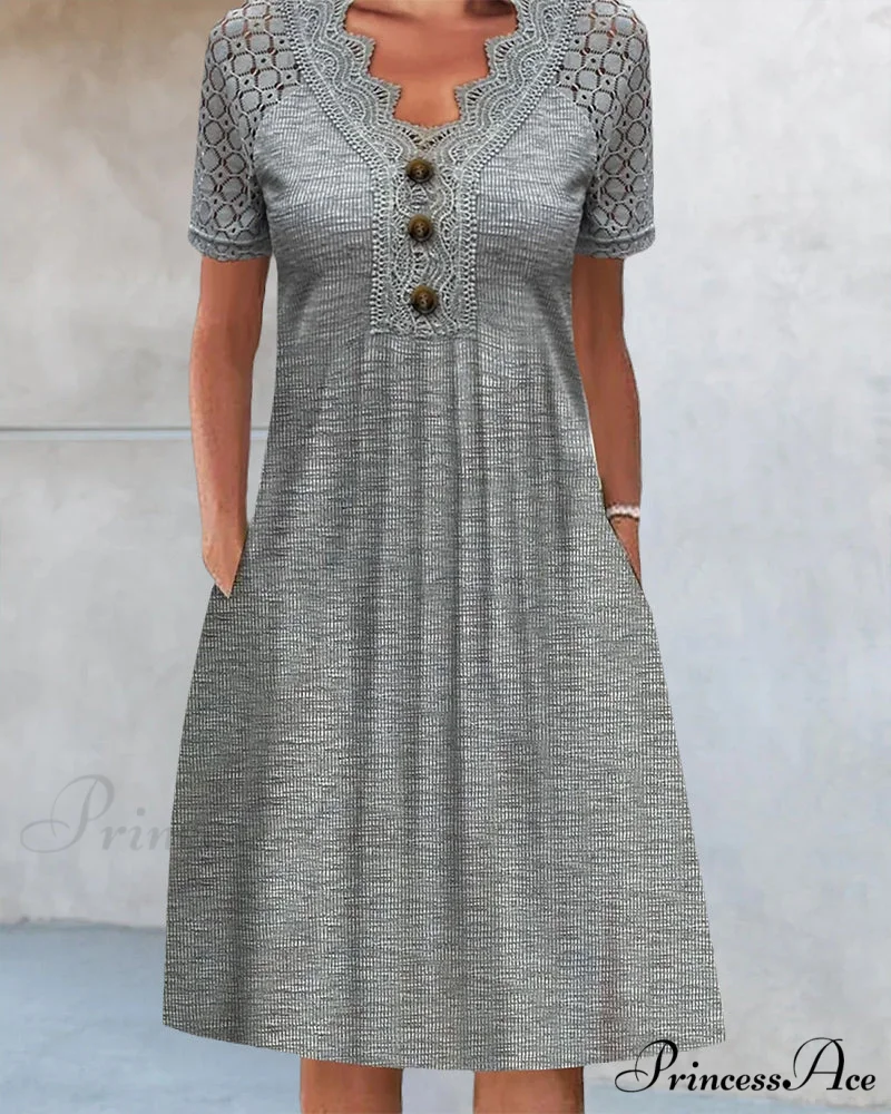 Lace pocket dress in solid color - Image 2