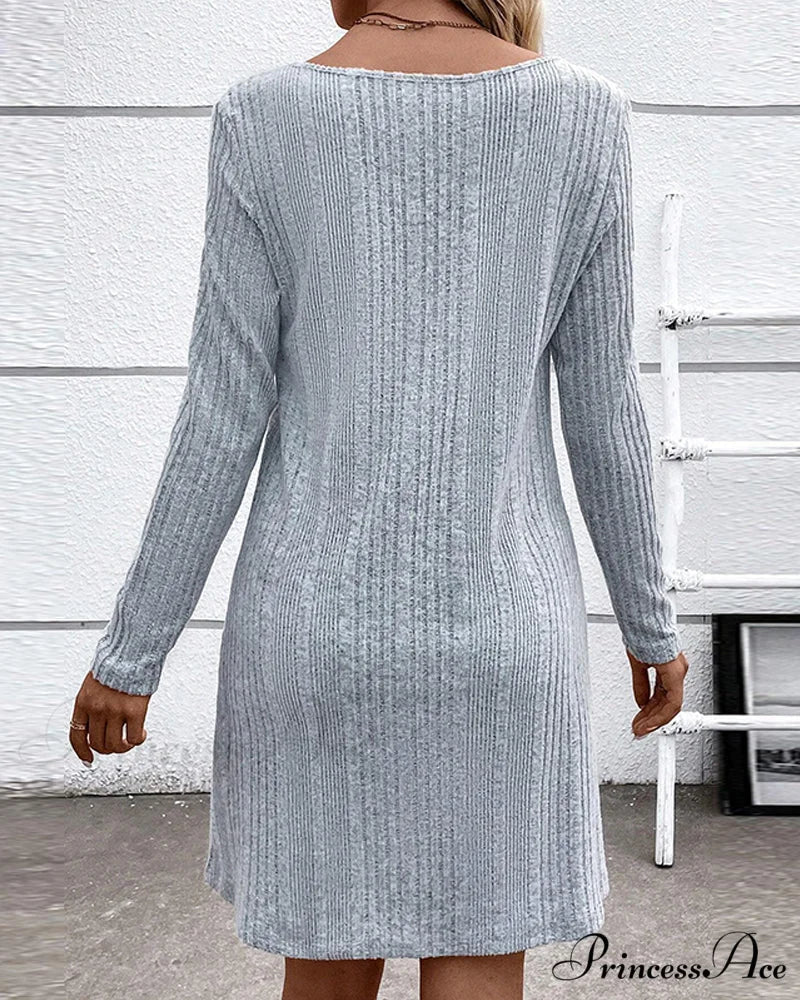 Casual Dress with Round Neck and Buttons - Image 2