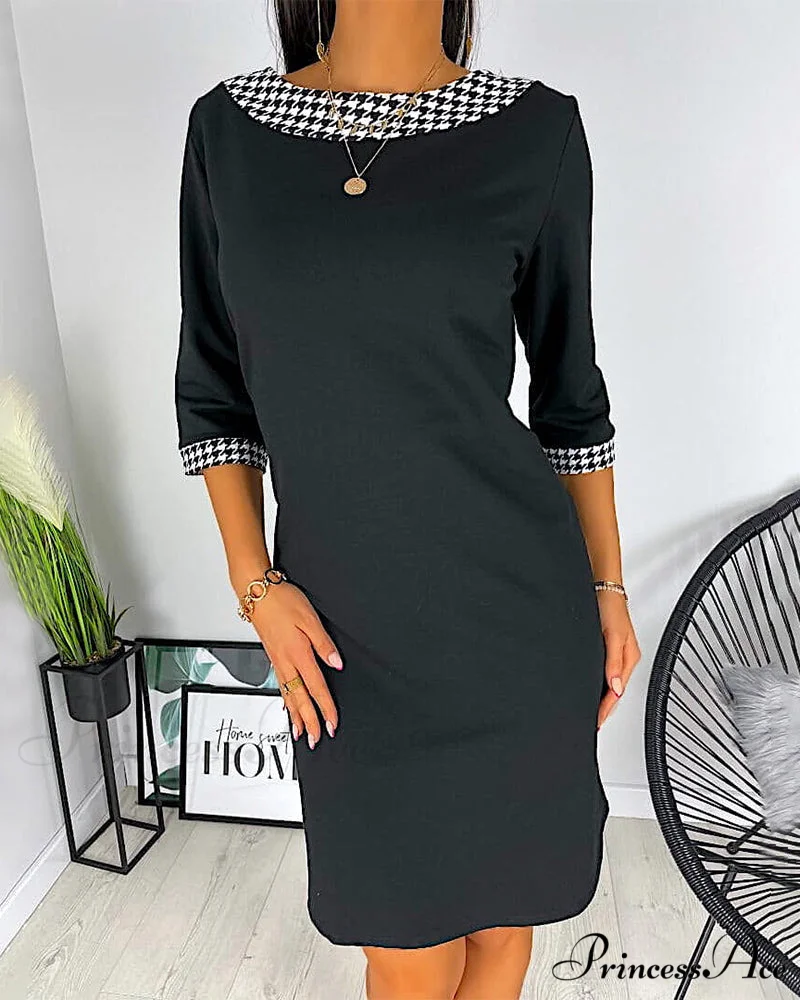 Straight Dress with Round Neck Input: Blue Cotton T-Shirt Output: Cotton T-Shirt in Blue Input: Leather Crossbody Bag Output: Crossbody Bag made of Leather - Image 2