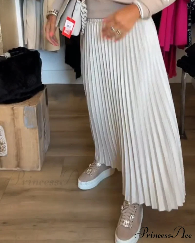 Solid color pleated dress - Image 2