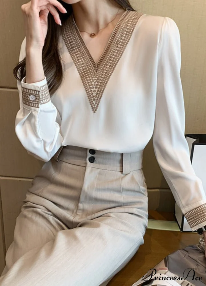 EMBROIDERED BLOUSE - KAILA - Image 3