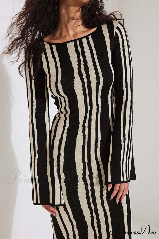Long Sleeve Knitted Dress with Contrast Color - Image 3