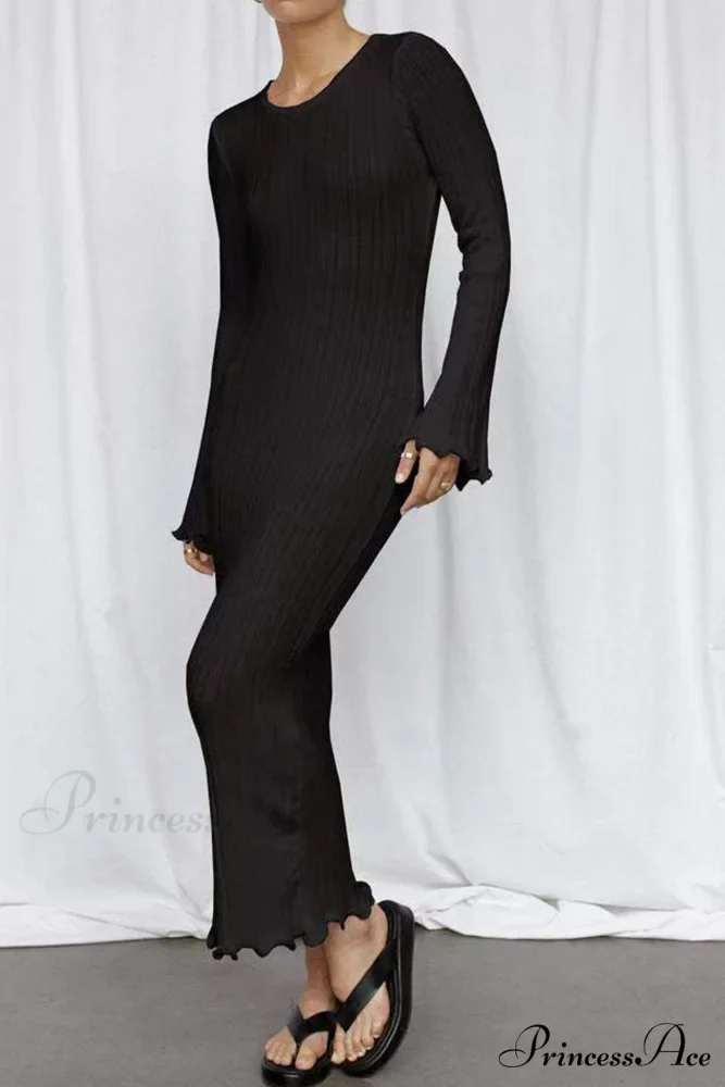 Ribbed Knit Dress with Long Flare Sleeves and Backless Design - Image 5