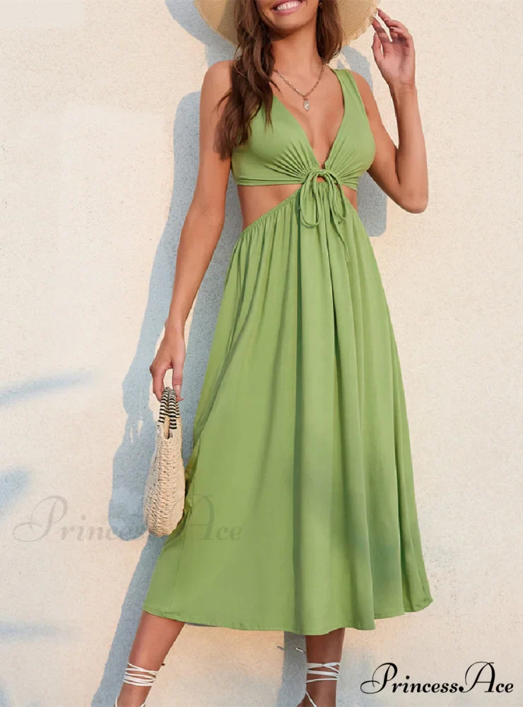 Green Halter-neck Backless Maxi Dress with Waisted Detail - Image 2