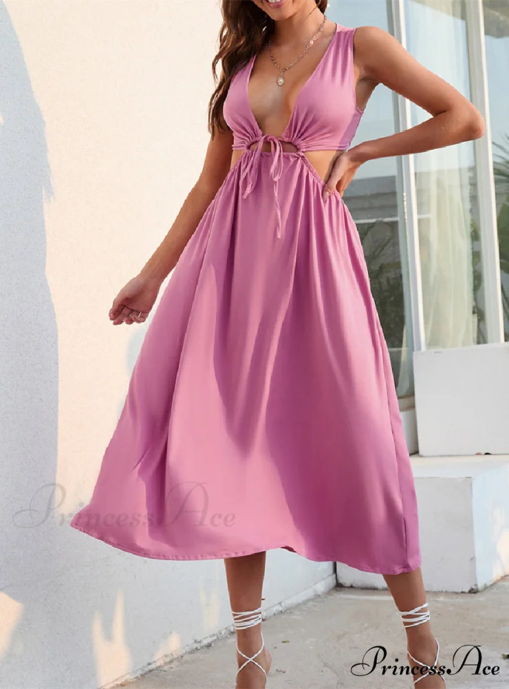 Green Halter-neck Backless Maxi Dress with Waisted Detail - Image 3