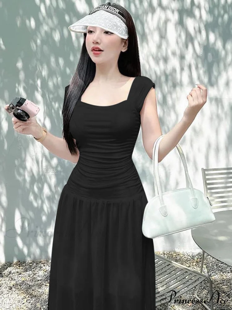 Scoop Neck Bodycon Maxi Dress in Black - Image 2