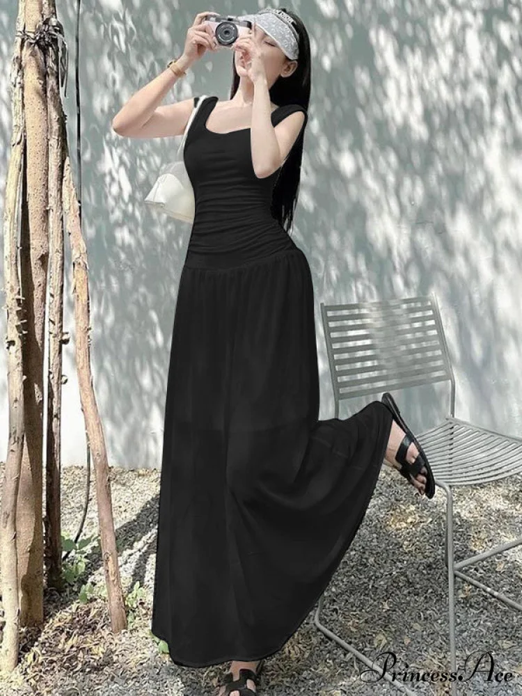 Scoop Neck Bodycon Maxi Dress in Black - Image 3