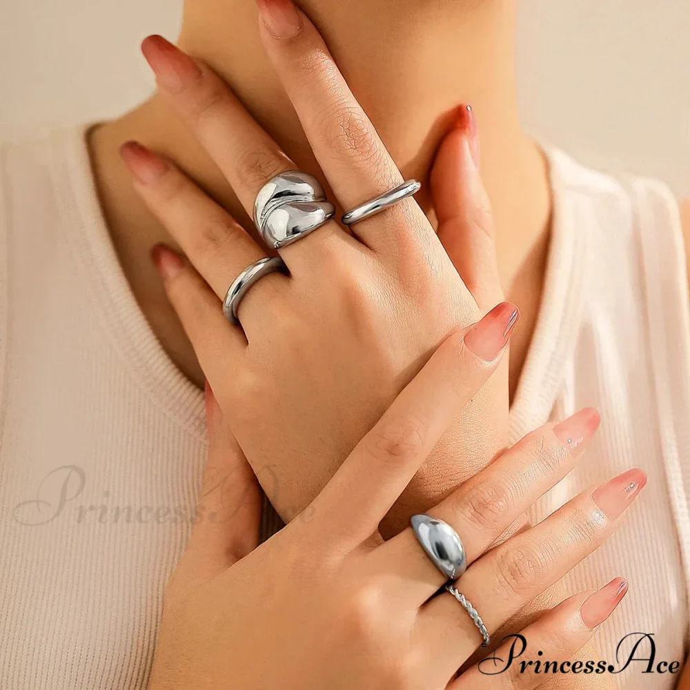 Rock Gold Polished Hammered Chunky Ring - Image 2