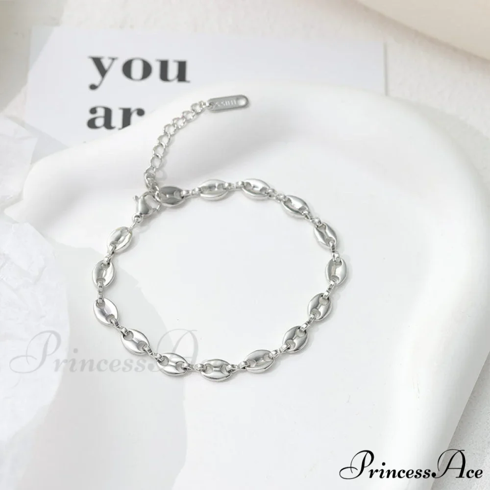 Retro Style Hollow Hot Circle Chain Necklace - Image 4