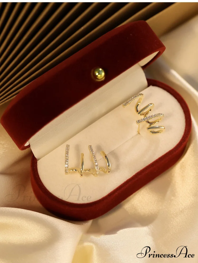 Women's Geometric One-piece Four-claw Design Earrings - Image 3