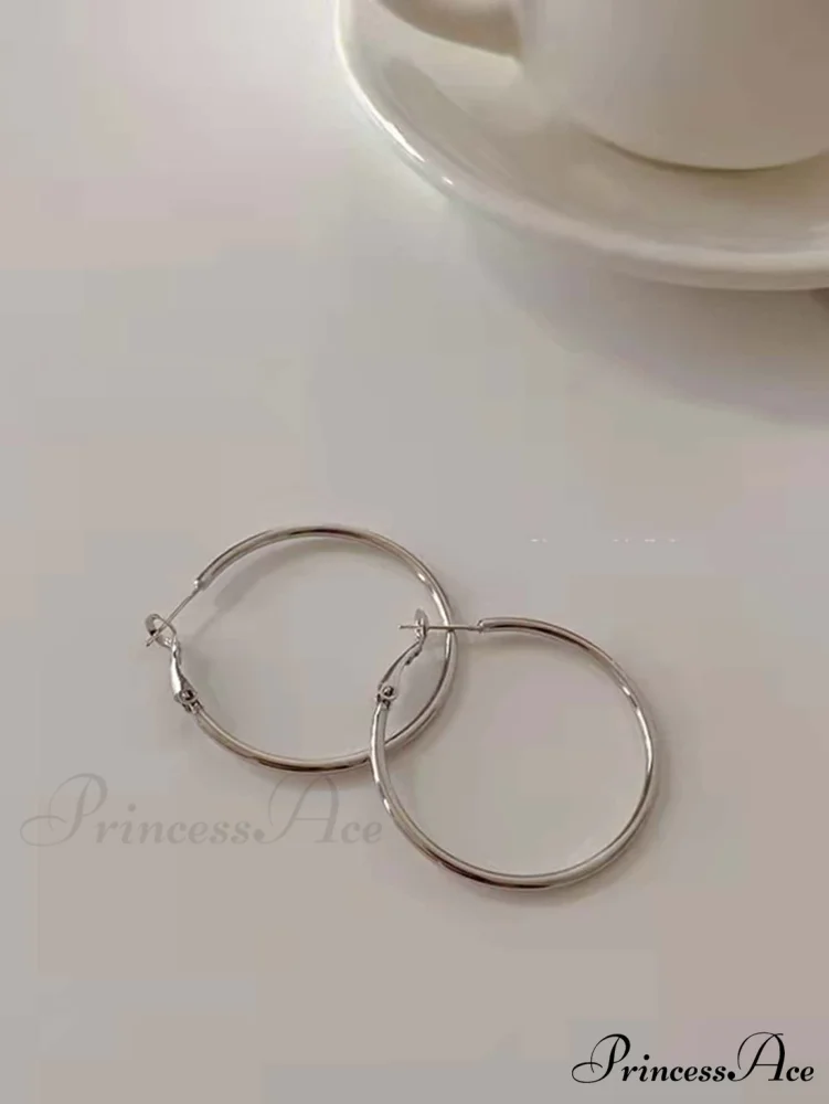 Minimalist Hoop Earrings - Image 2