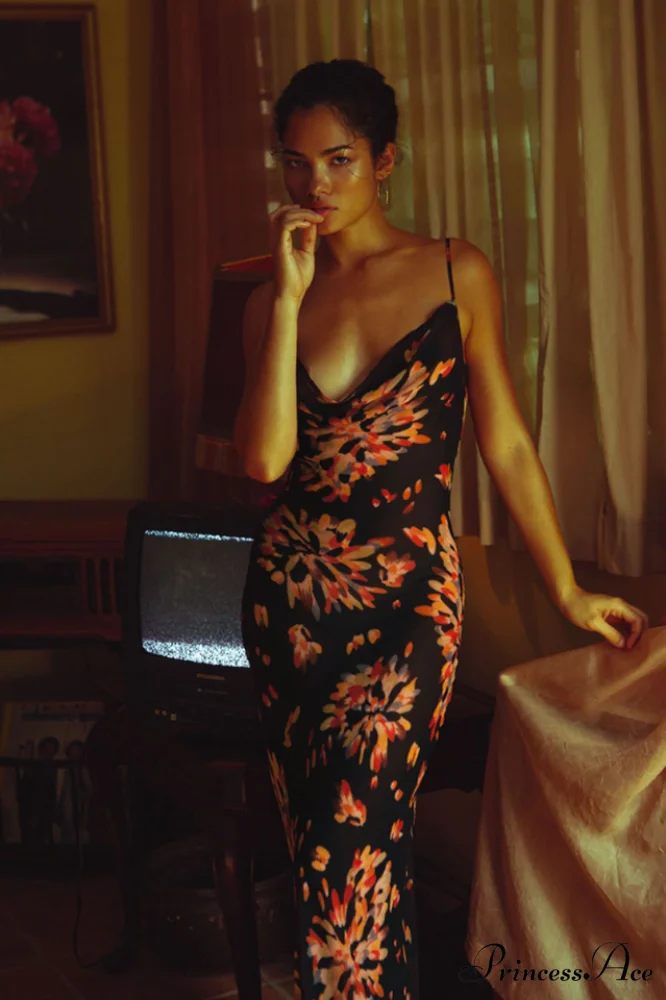 Catarina Elegant Maxi Dress - Image 2