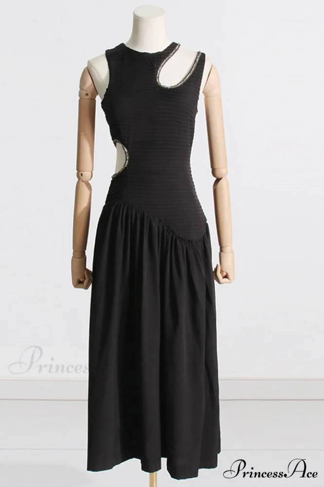 Jolie Abstract Stylish Cut-Out Midi Dress - Image 12