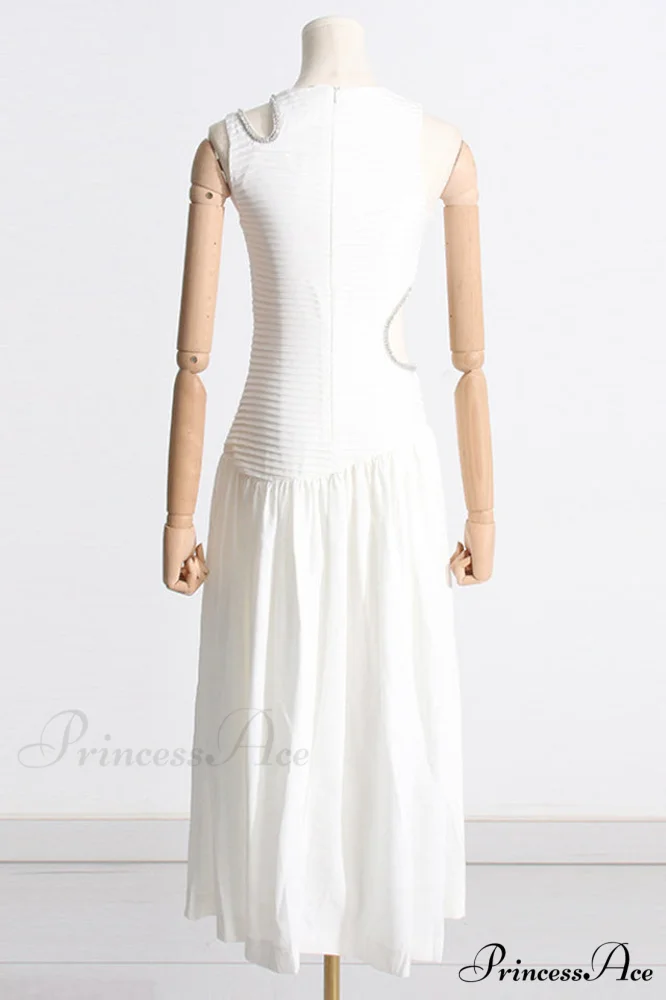 Jolie Abstract Stylish Cut-Out Midi Dress - Image 17