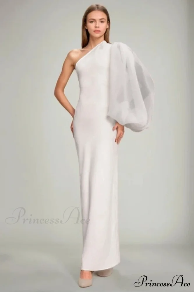 Hudson One Stylish Shoulder Gown - Image 3