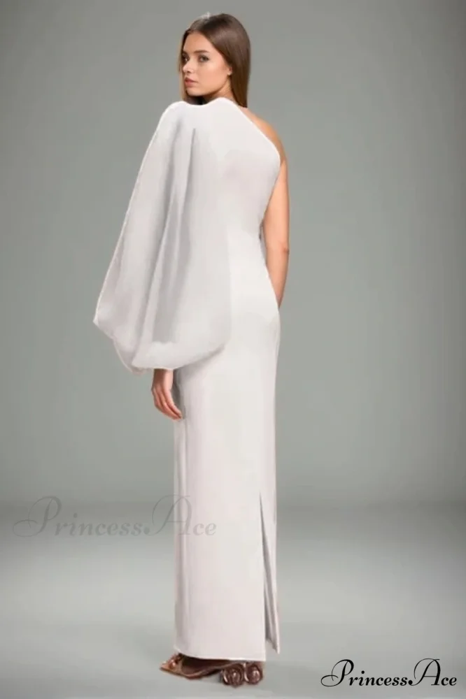 Hudson One Stylish Shoulder Gown - Image 4
