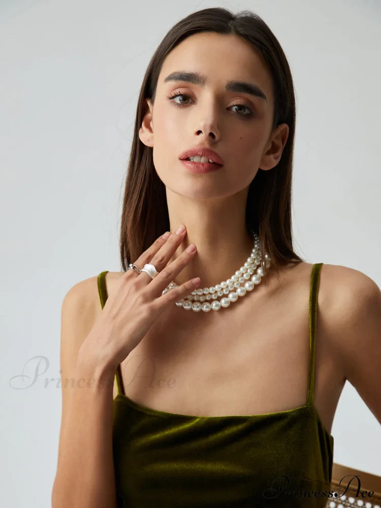 Treble Layers Graceful Pearl Necklace - Image 4