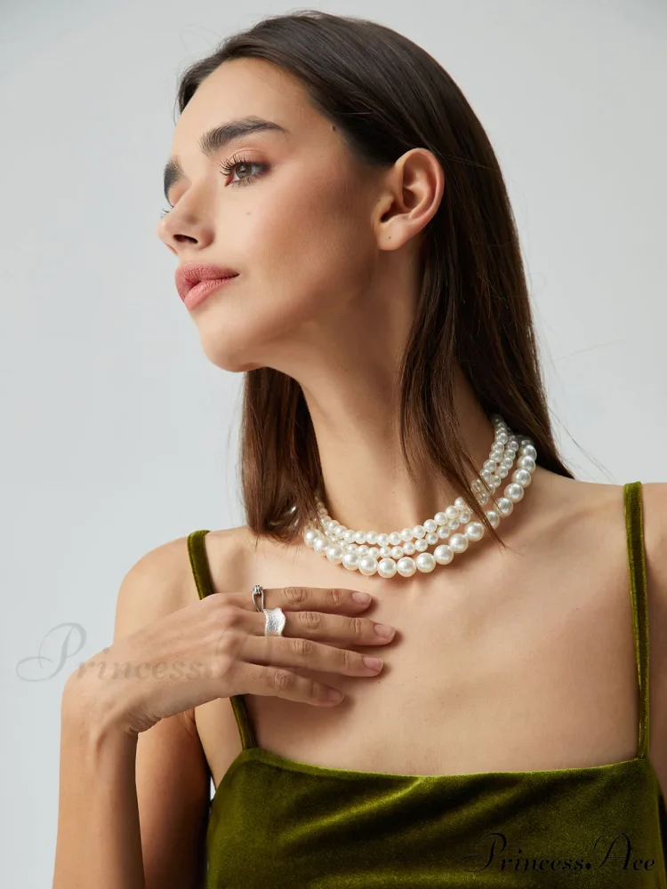 Treble Layers Graceful Pearl Necklace - Image 5