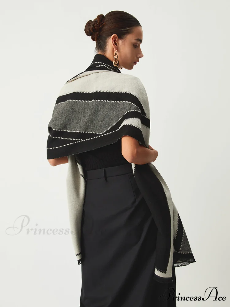 Contrast Color Graceful Geometric Scarf - Image 2