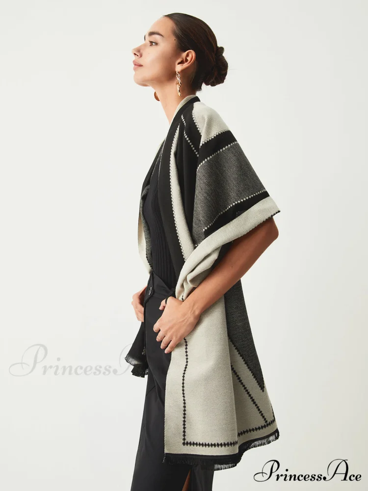 Contrast Color Graceful Geometric Scarf - Image 4