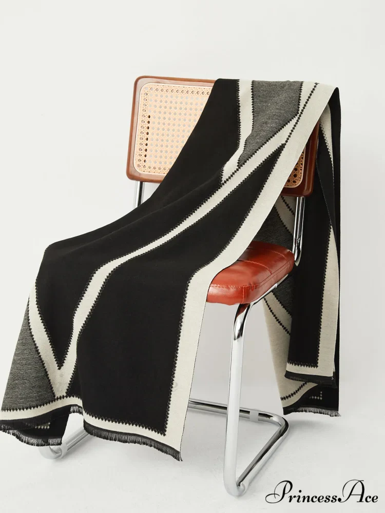 Contrast Color Graceful Geometric Scarf - Image 6