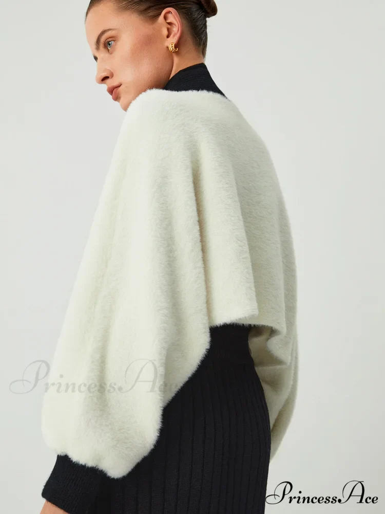 Contrast Trim Graceful Fuzzy Crop Cardigan - Image 2