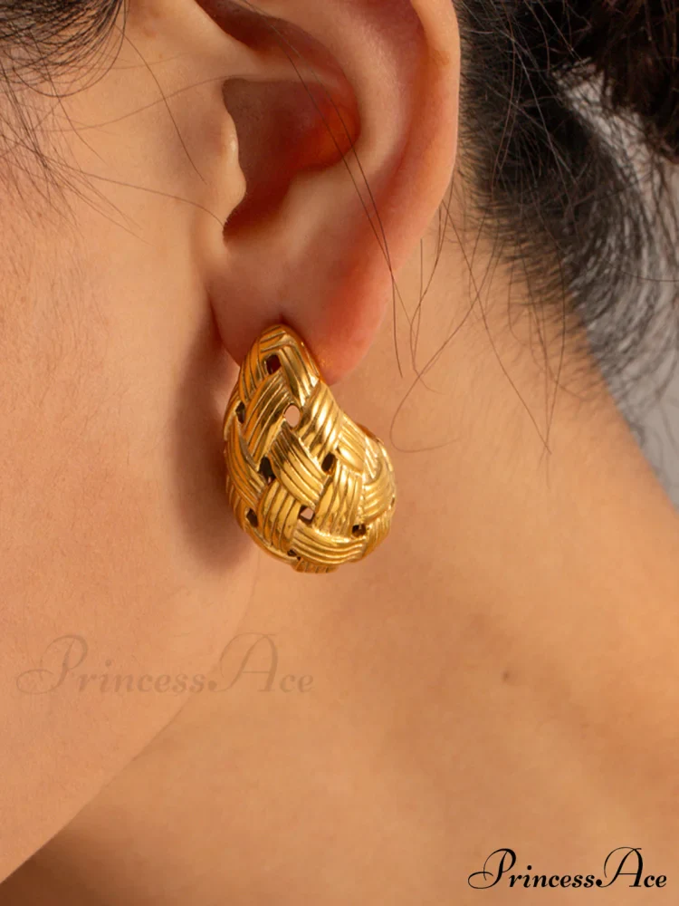 Crisscross Charming Honeycomb Earrings - Image 3