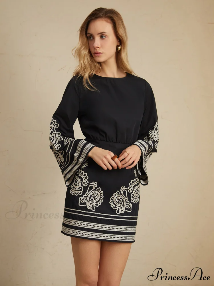 Delicate Embroidery Bell Trendy Sleeve Short Dress - Image 2