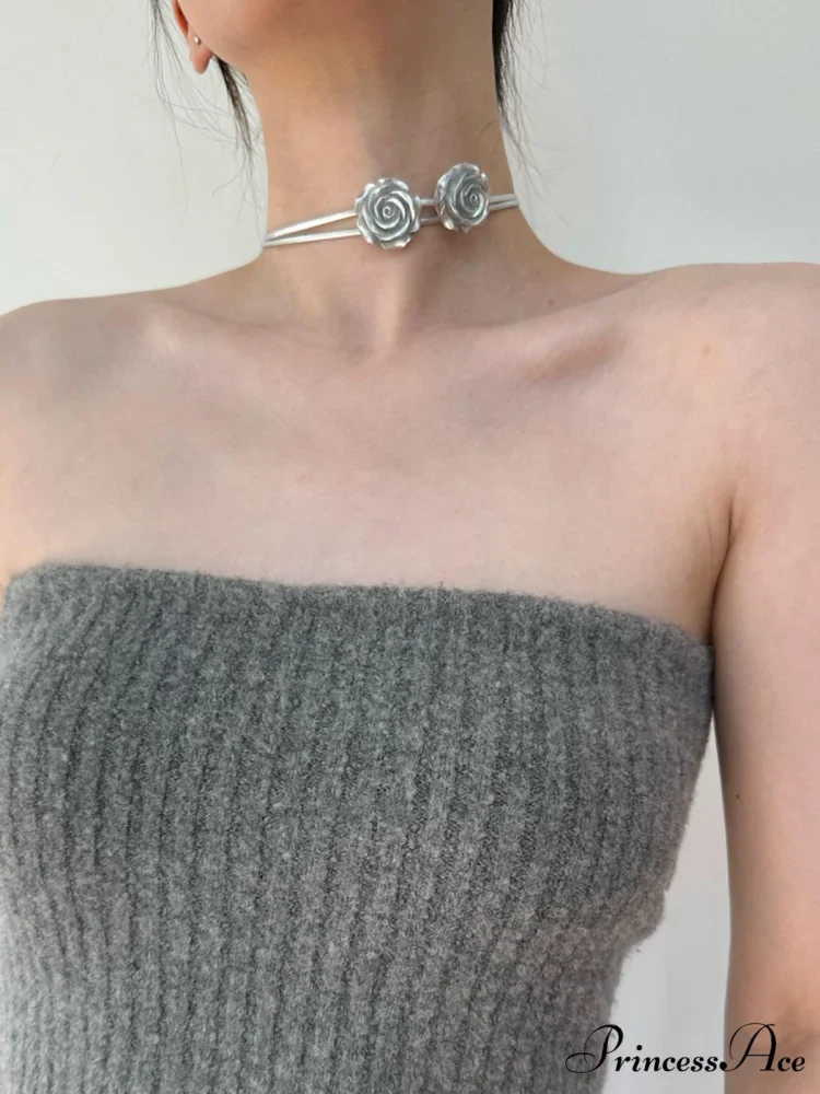 Double Rose Graceful Decor Necklace - Image 2