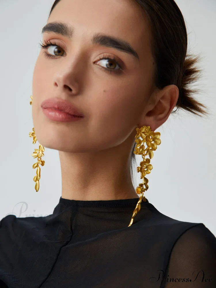 Floral Charming Fringed Earrings - Image 2