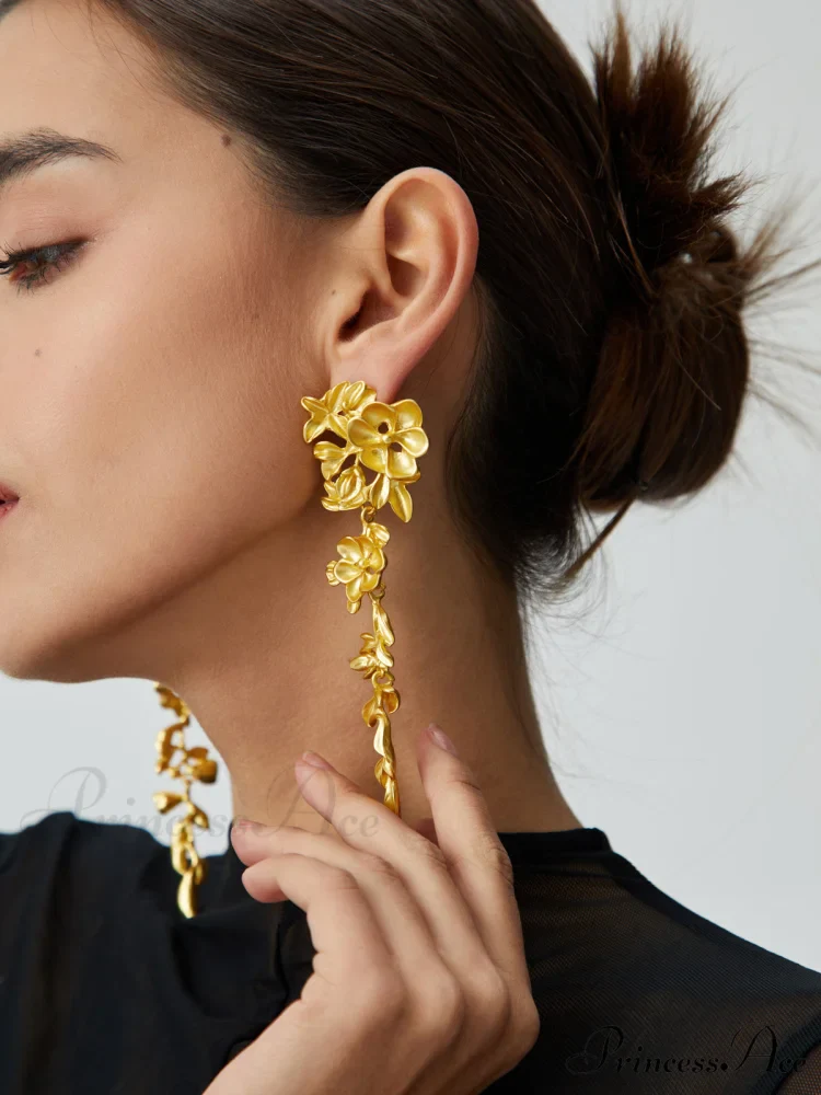 Floral Charming Fringed Earrings - Image 4