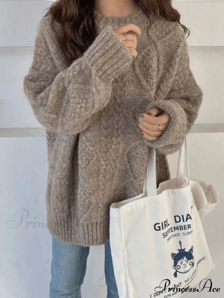 Cable Knit Graceful Cropped Sweater - Image 5