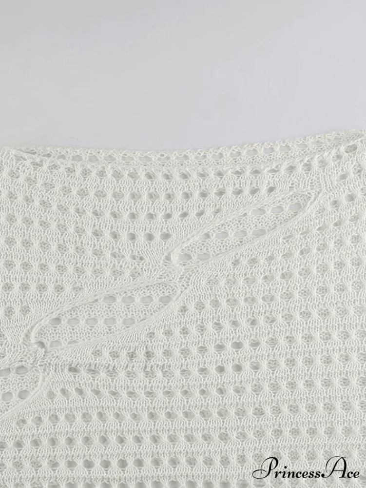 Hollow Out Logo Ribbed Modern Knit Cropped Tank Top - Image 4