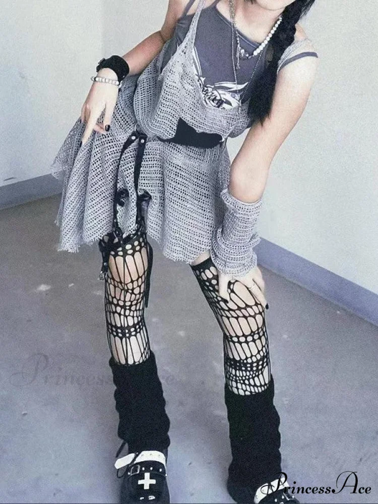Arm Gloves Cold Shoulder Modern Star Black Crop Top - Image 4