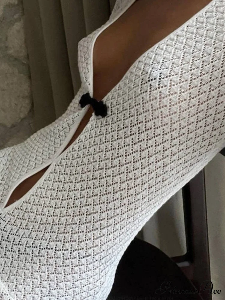 Crochet Lace Graceful Long Sleeve Blouse - Image 3