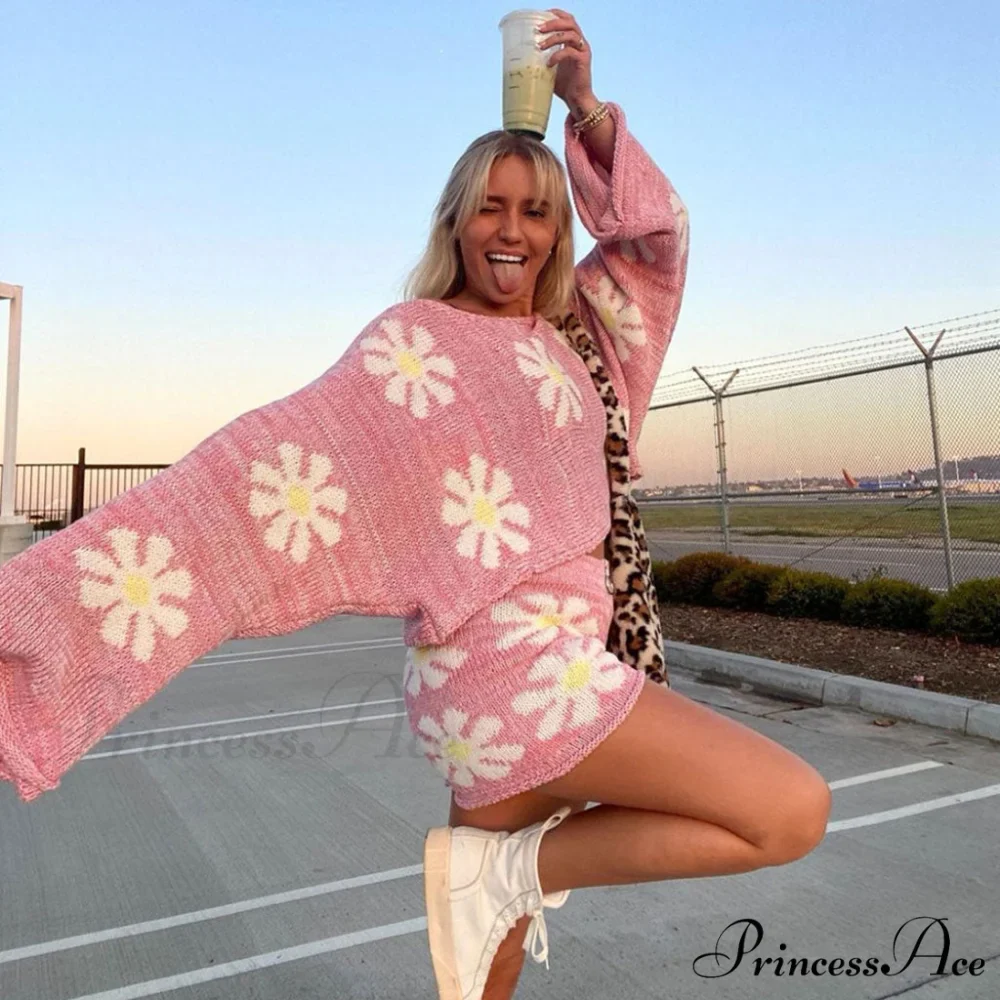 Cute Floral Print Pullover Knit Classic Shorts Matching Set - Khaki